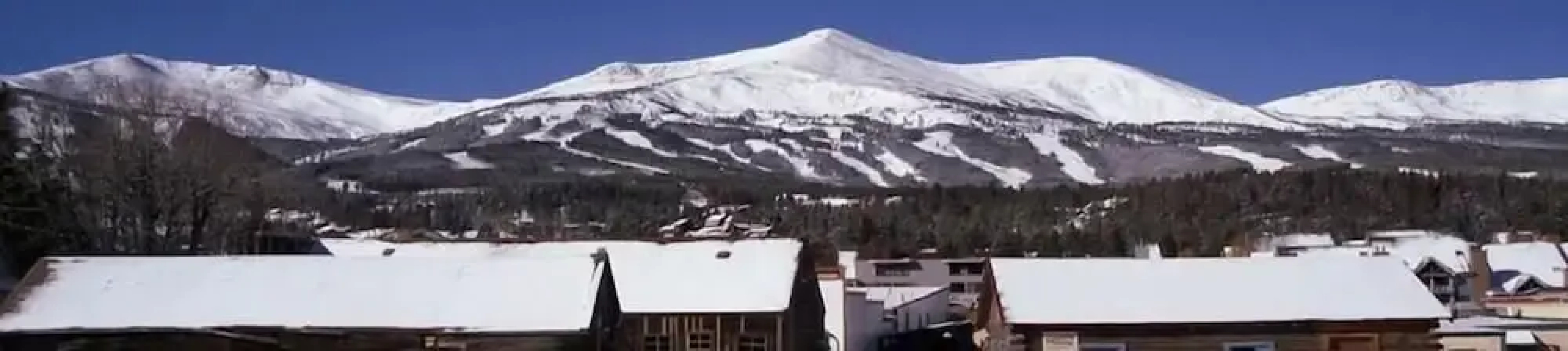 Ski and Racquet B102