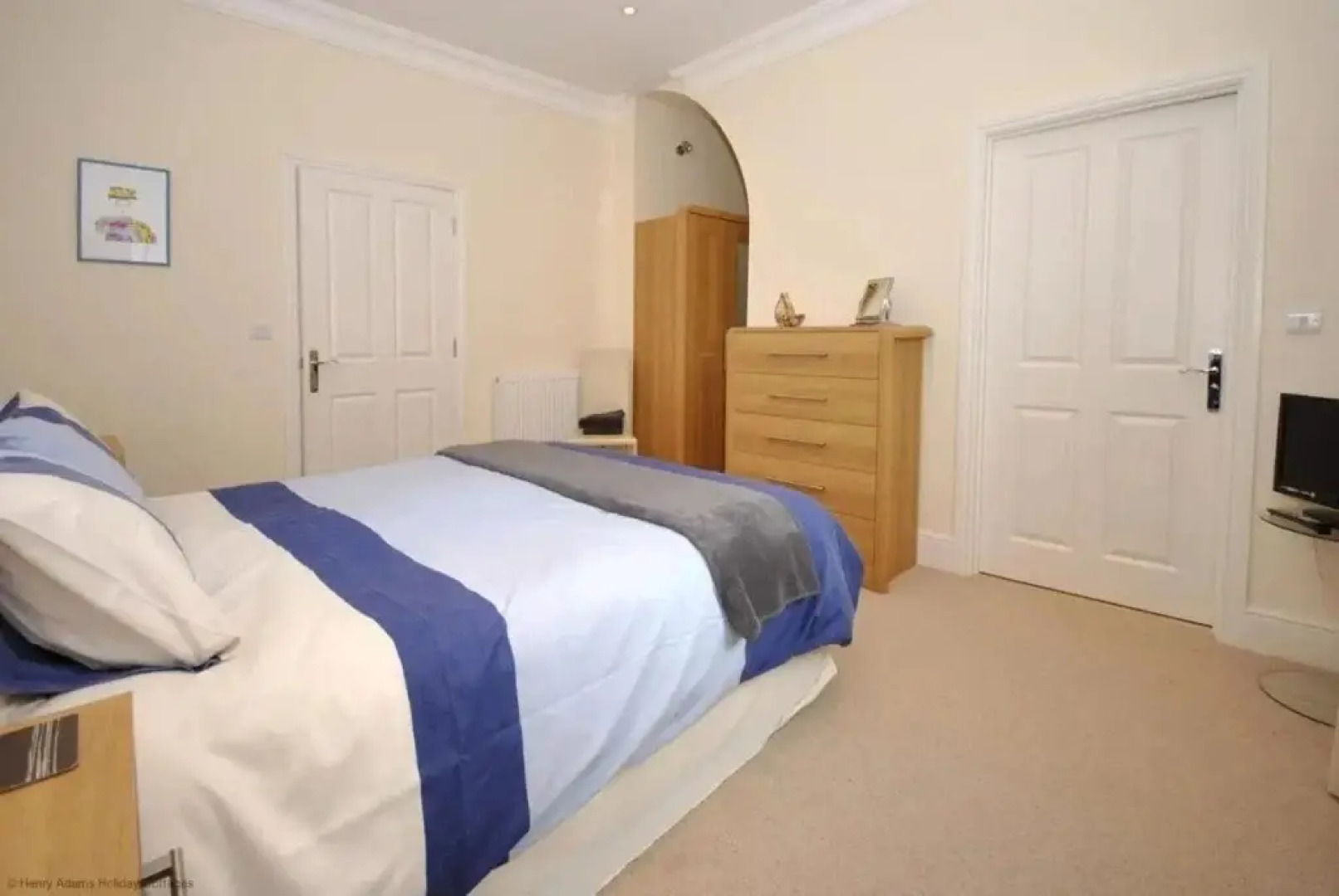 8 Angel Yard, Midhurst