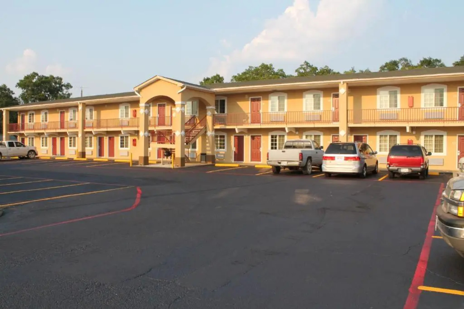 Continental Inn & Suites Nacogdoches TX / SFA  University/Downtown