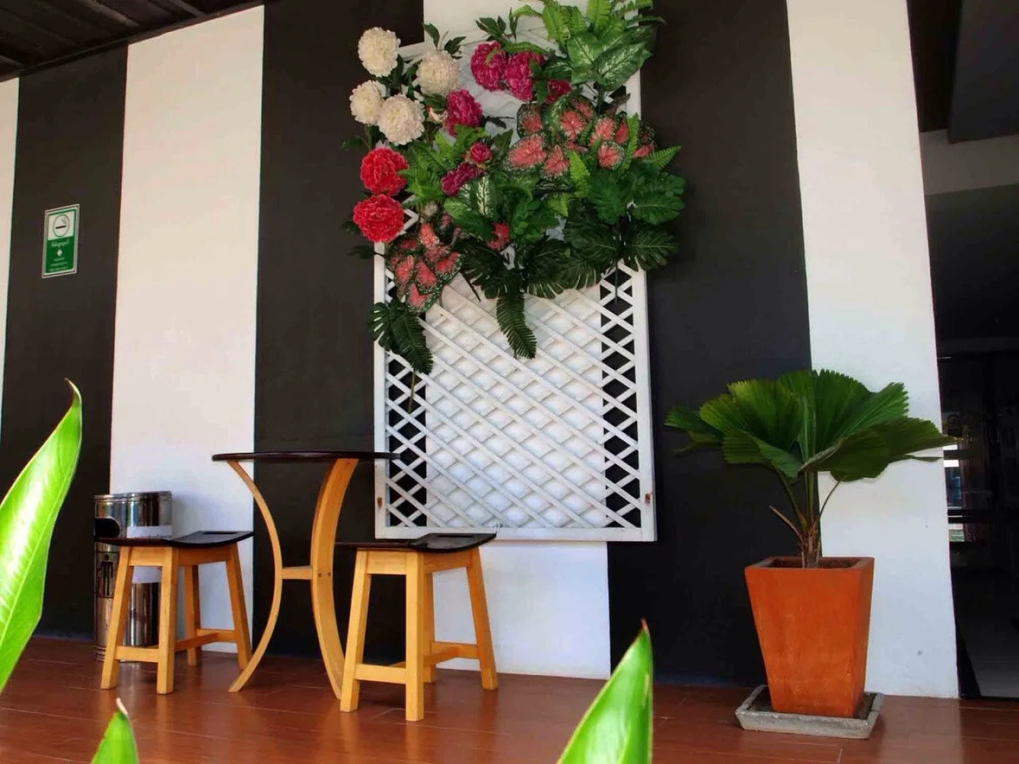 Grand Esie Service Apartment