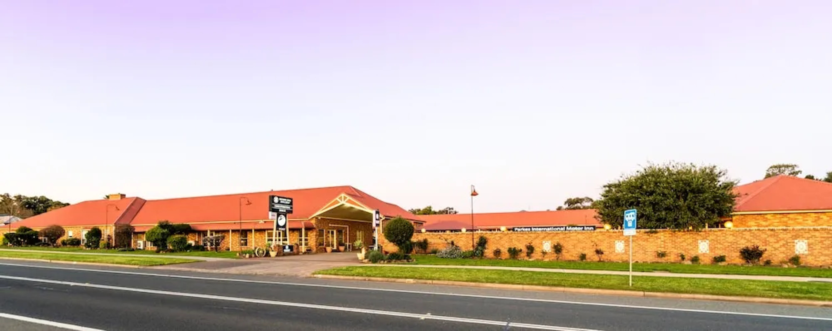 Parkes International Motor Inn