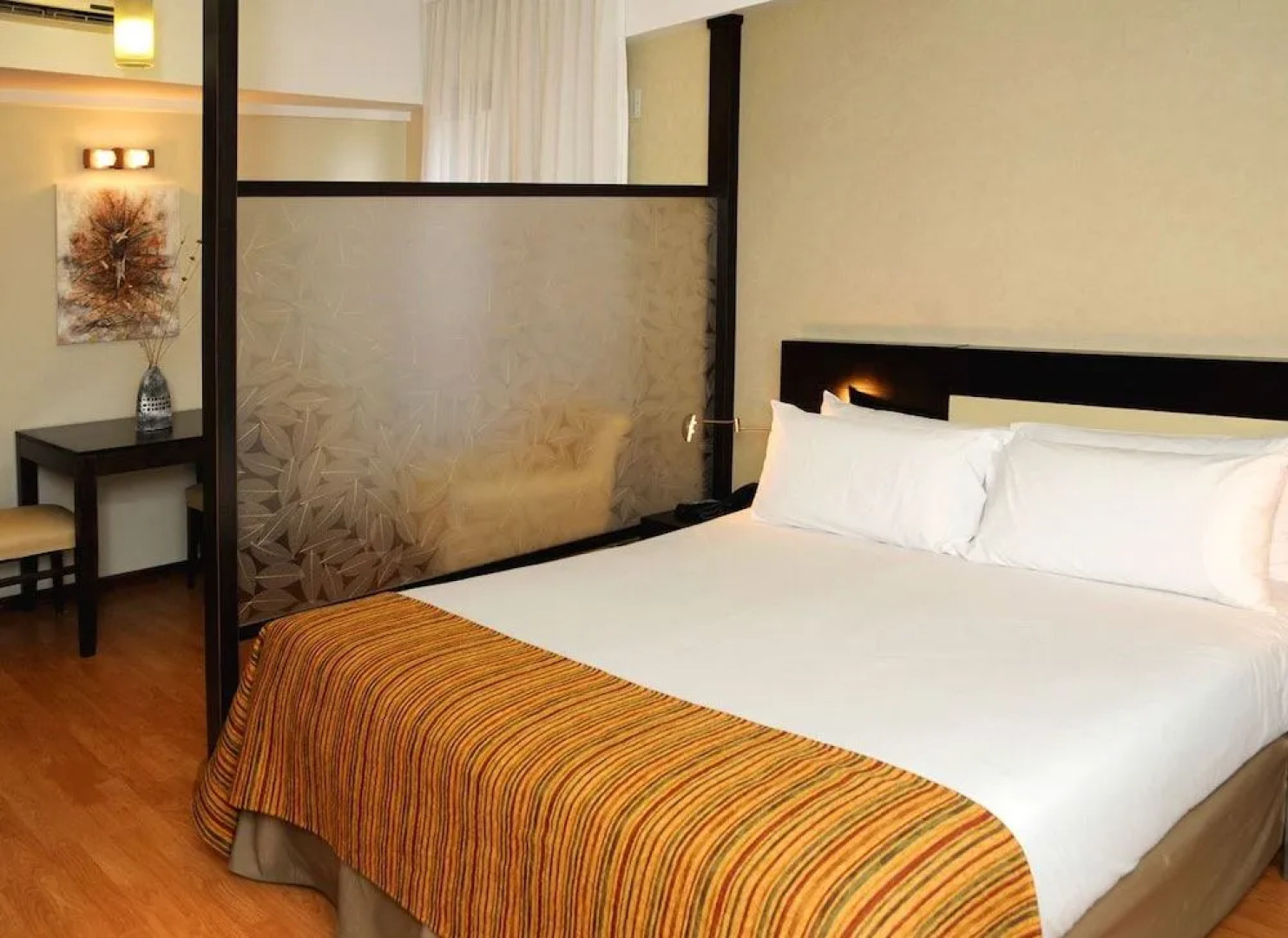 Del Bono Suites Art Hotel