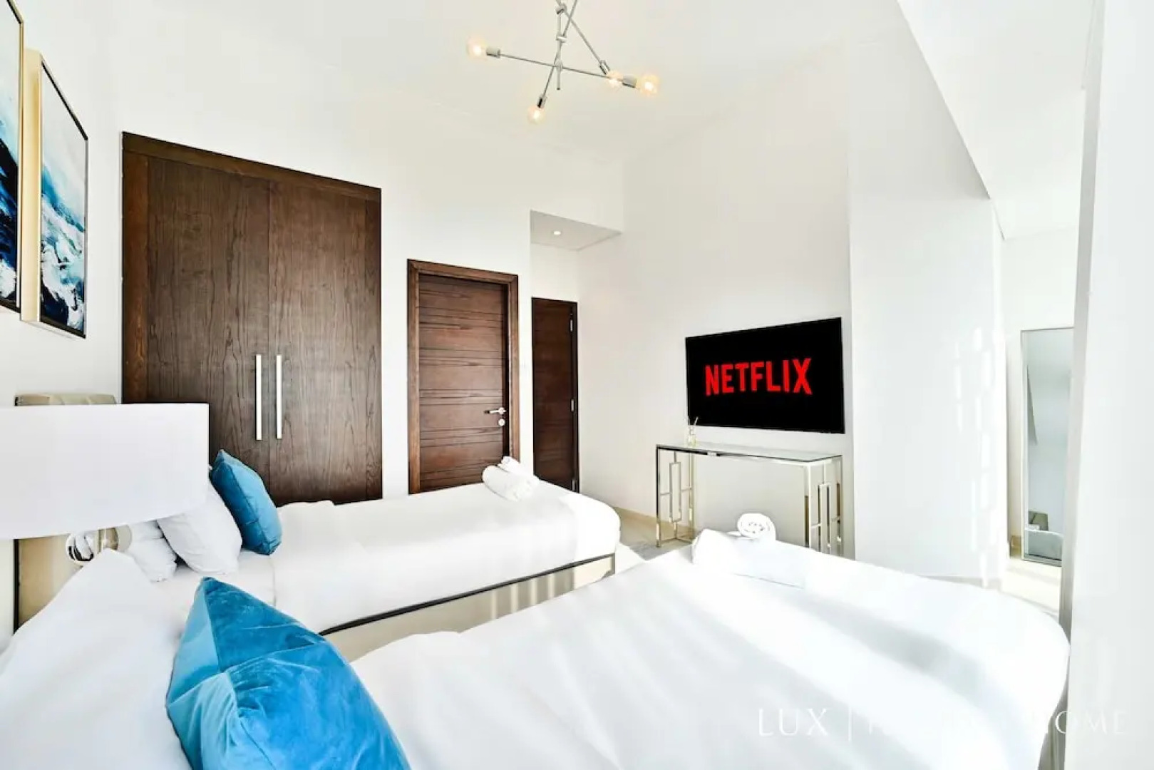 LUX  Cayan Superior Suite 4 Dubai Marina