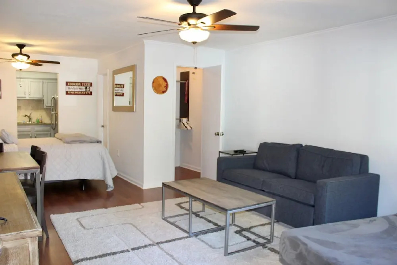 Excellent Location! On Campus Studio Sleeps 4