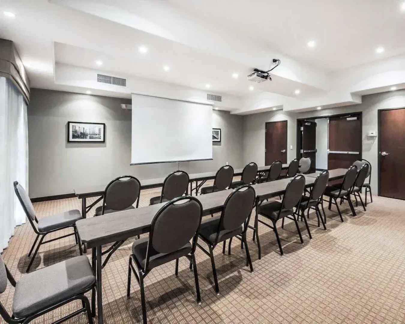 Sleep Inn & Suites Hennessey North