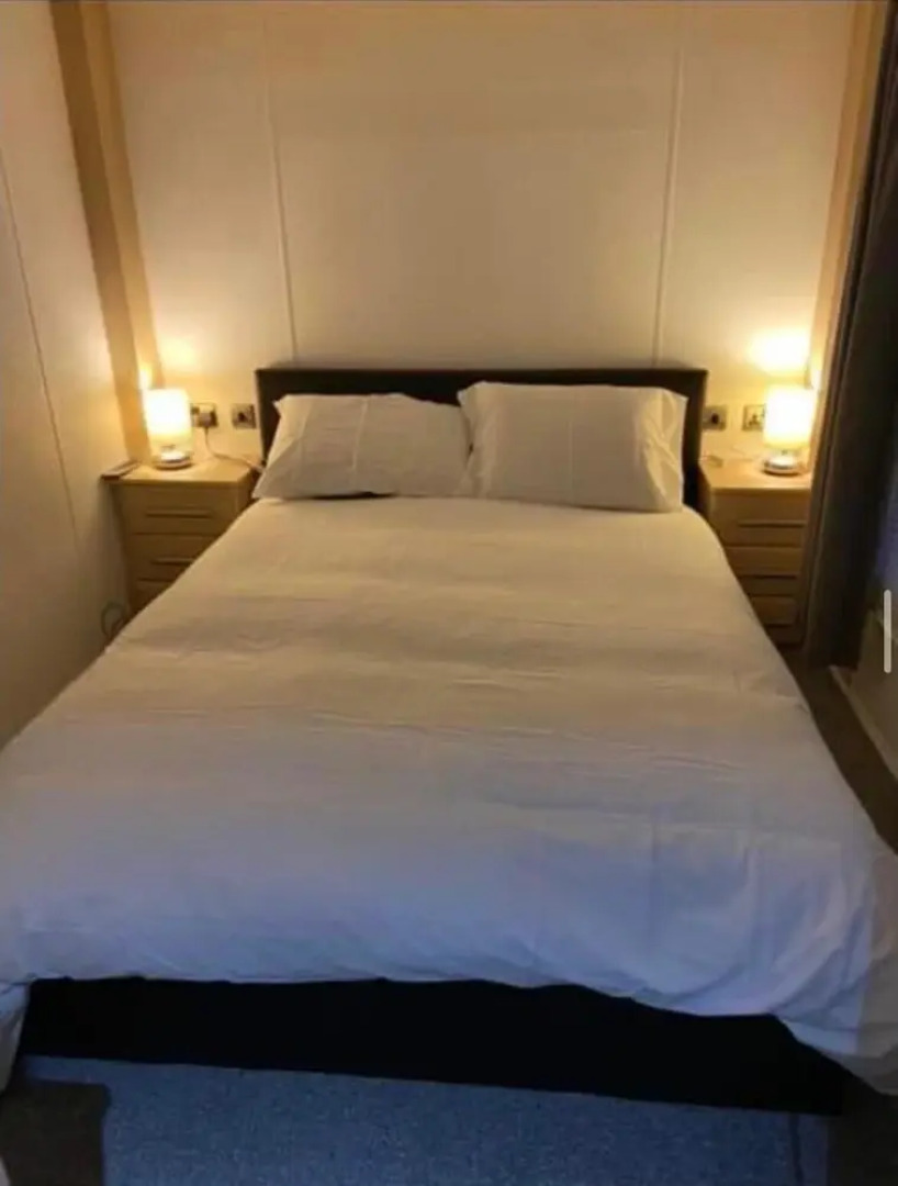 Charming 2-bed Lodge in Pwllheli, North Wales