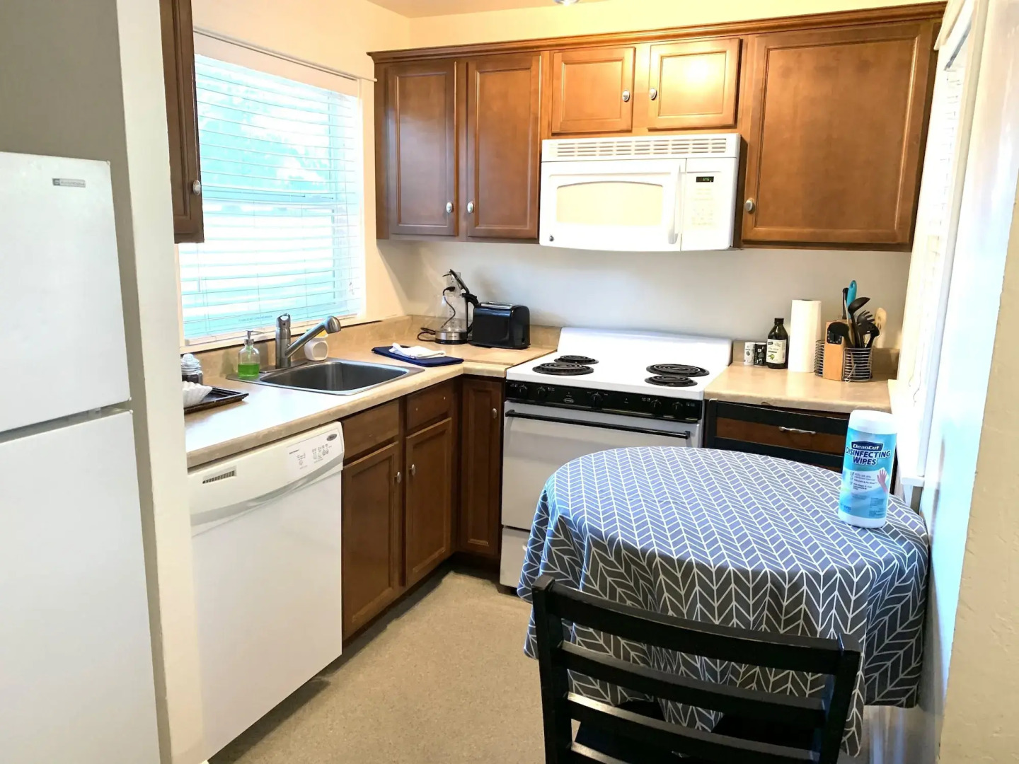 The Pines Inn and Cottages