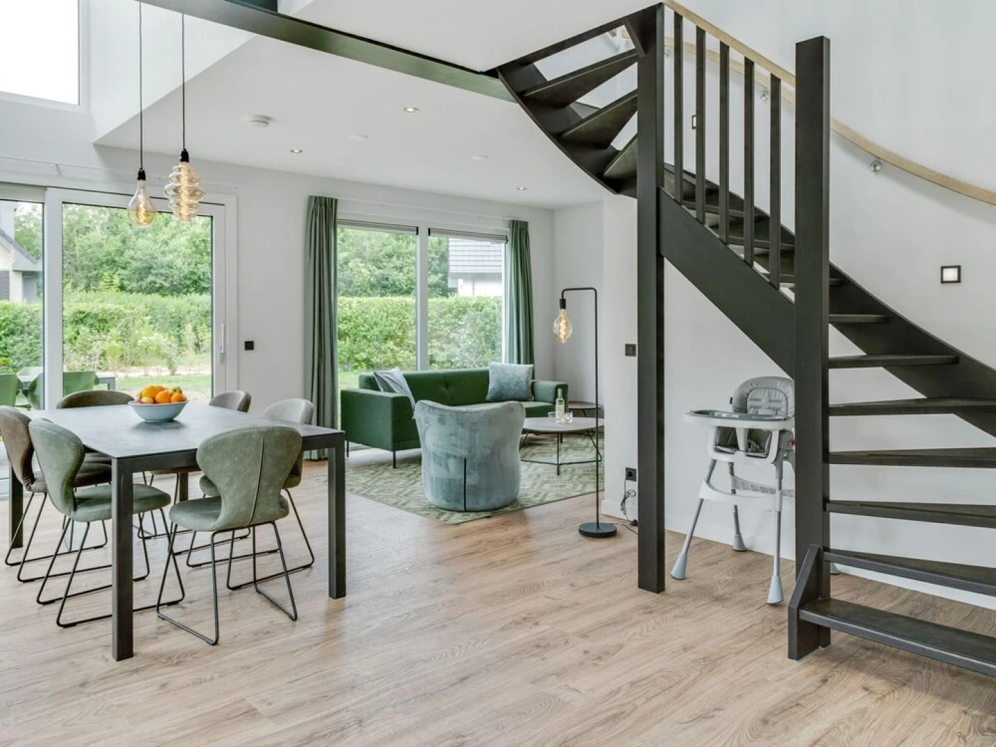 Home for Family & Pets