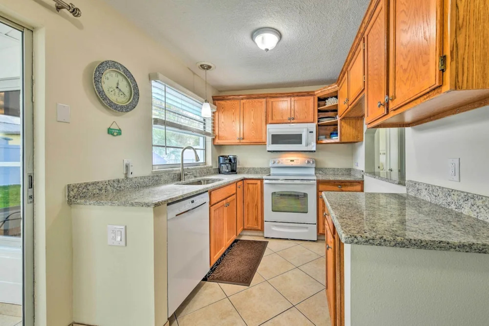 Apollo Beach Gem w/ Pool: 'the Flamingo House'