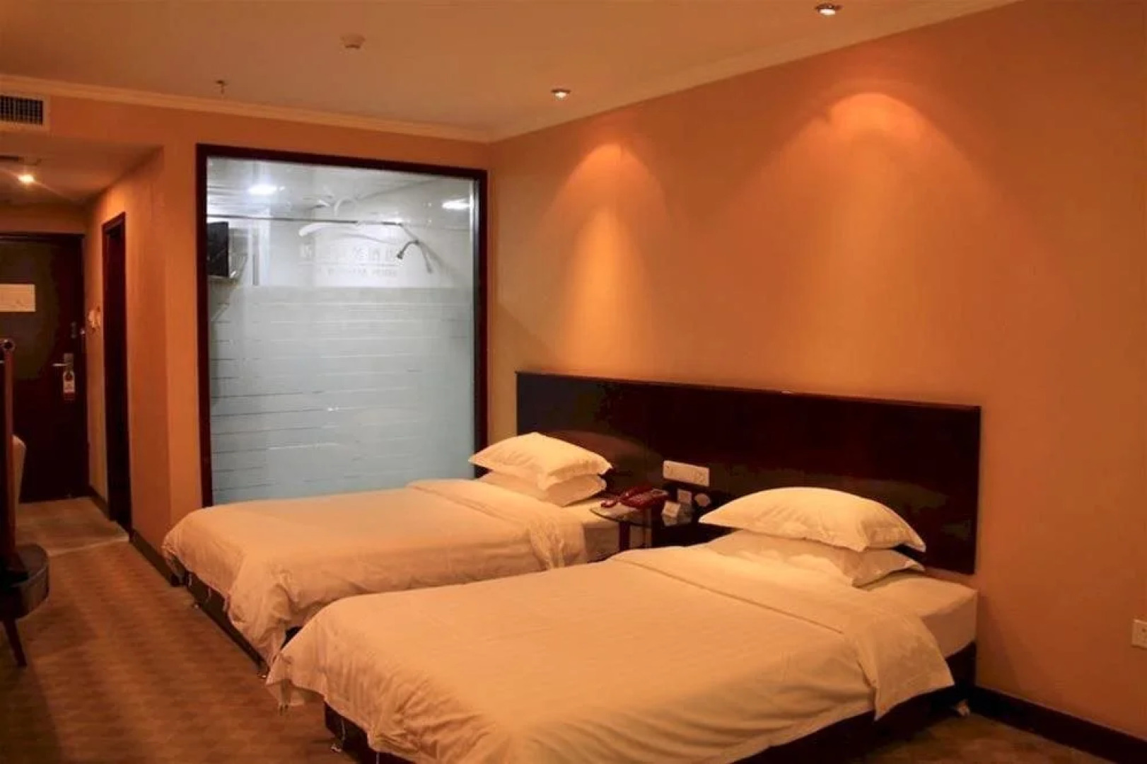 Xinde Business Hotel