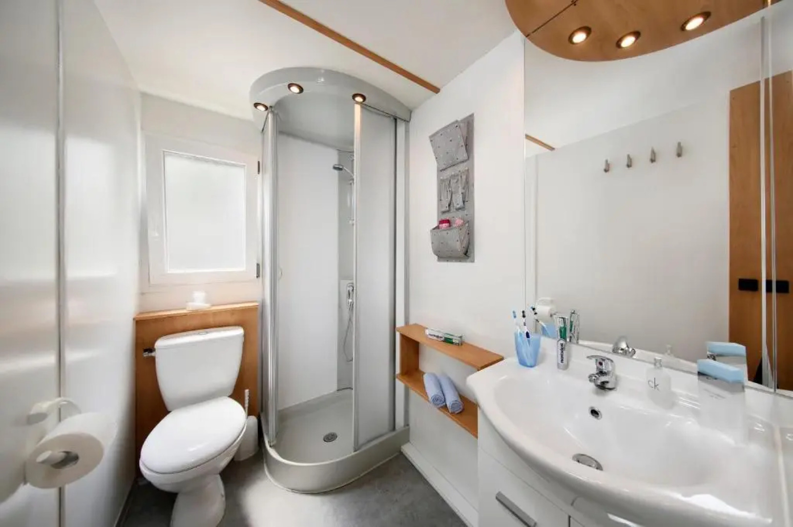 Albatross Mobile Homes on Camping Cisano & San Vito S. p. A.