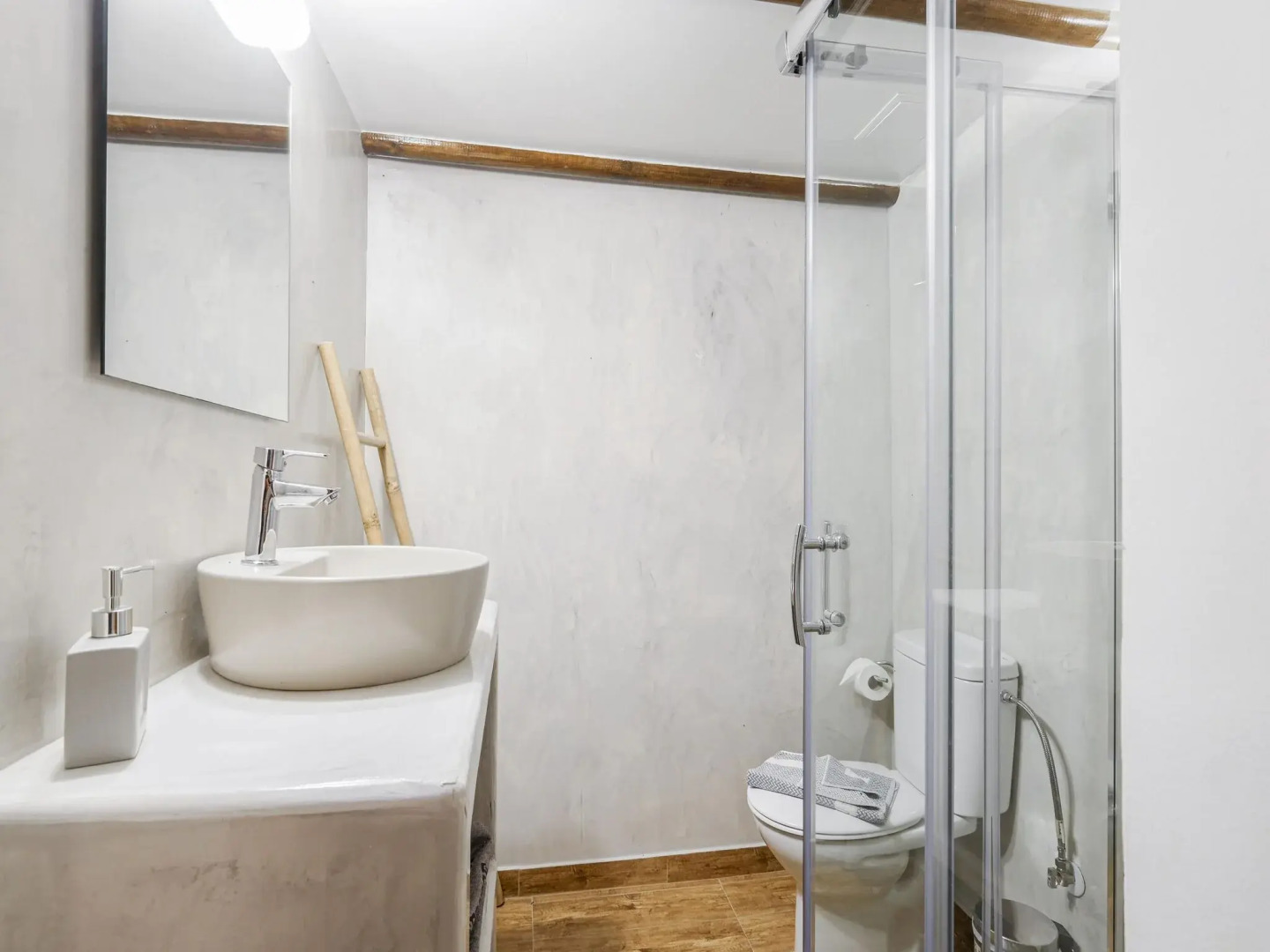 Comfortable Holiday Home With Terrace