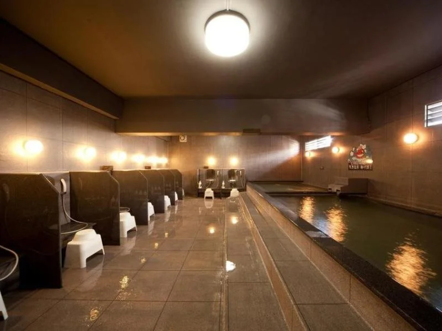 Capsule Hotel New Gloria