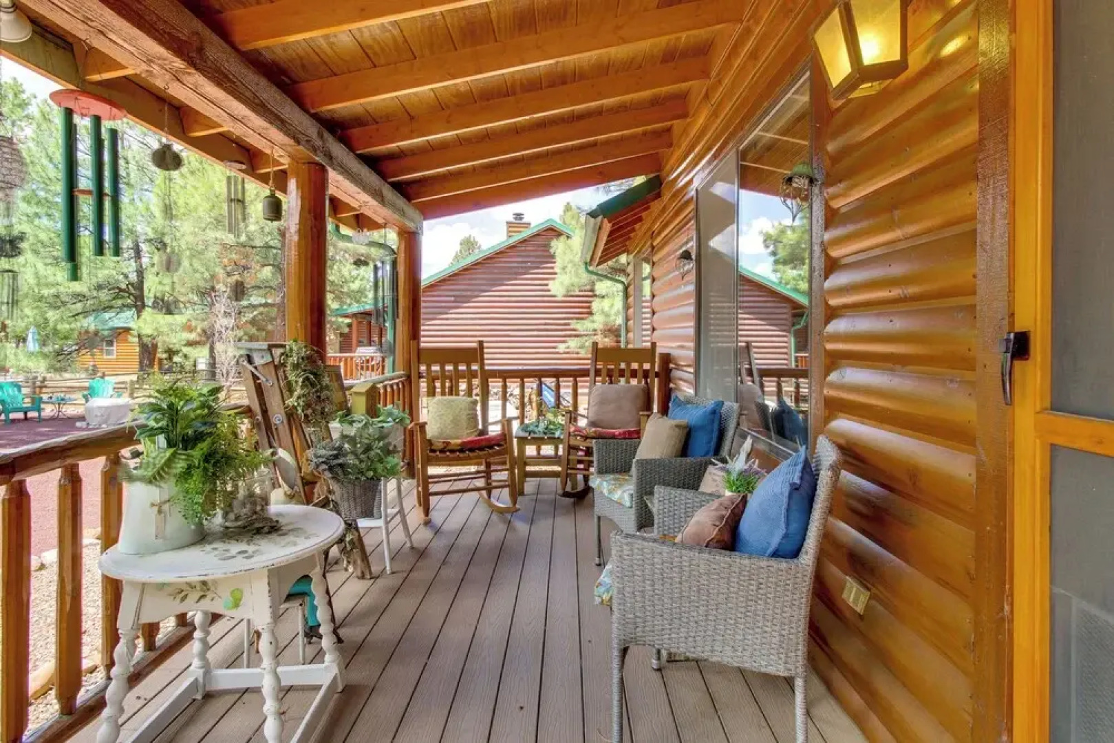 Near Hiking Trails: Heber-overgaard Haven w/ Deck!