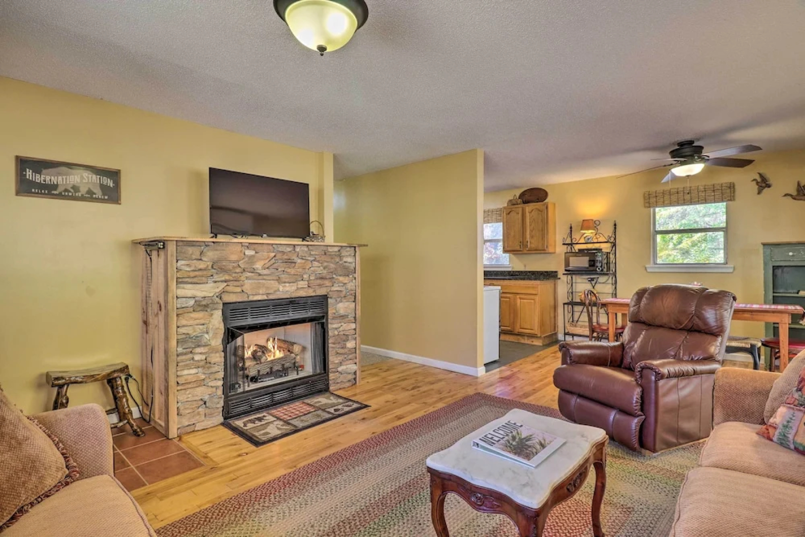 Creekside Retreat w/ Deck, 18 Miles to Wolf Ridge