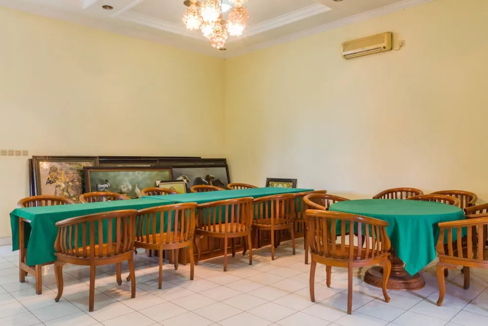 Reddoorz Near Grage City Mall 2