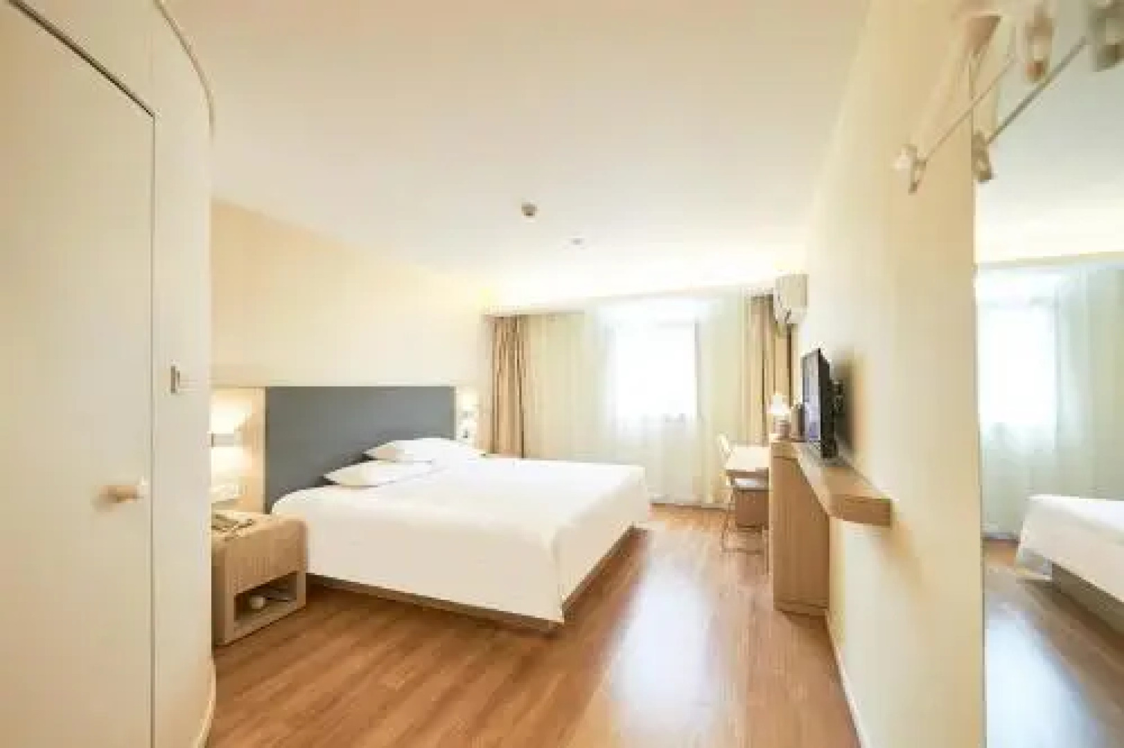 Hanting Hotel Shenzhen Baoan Songgang Metro Station