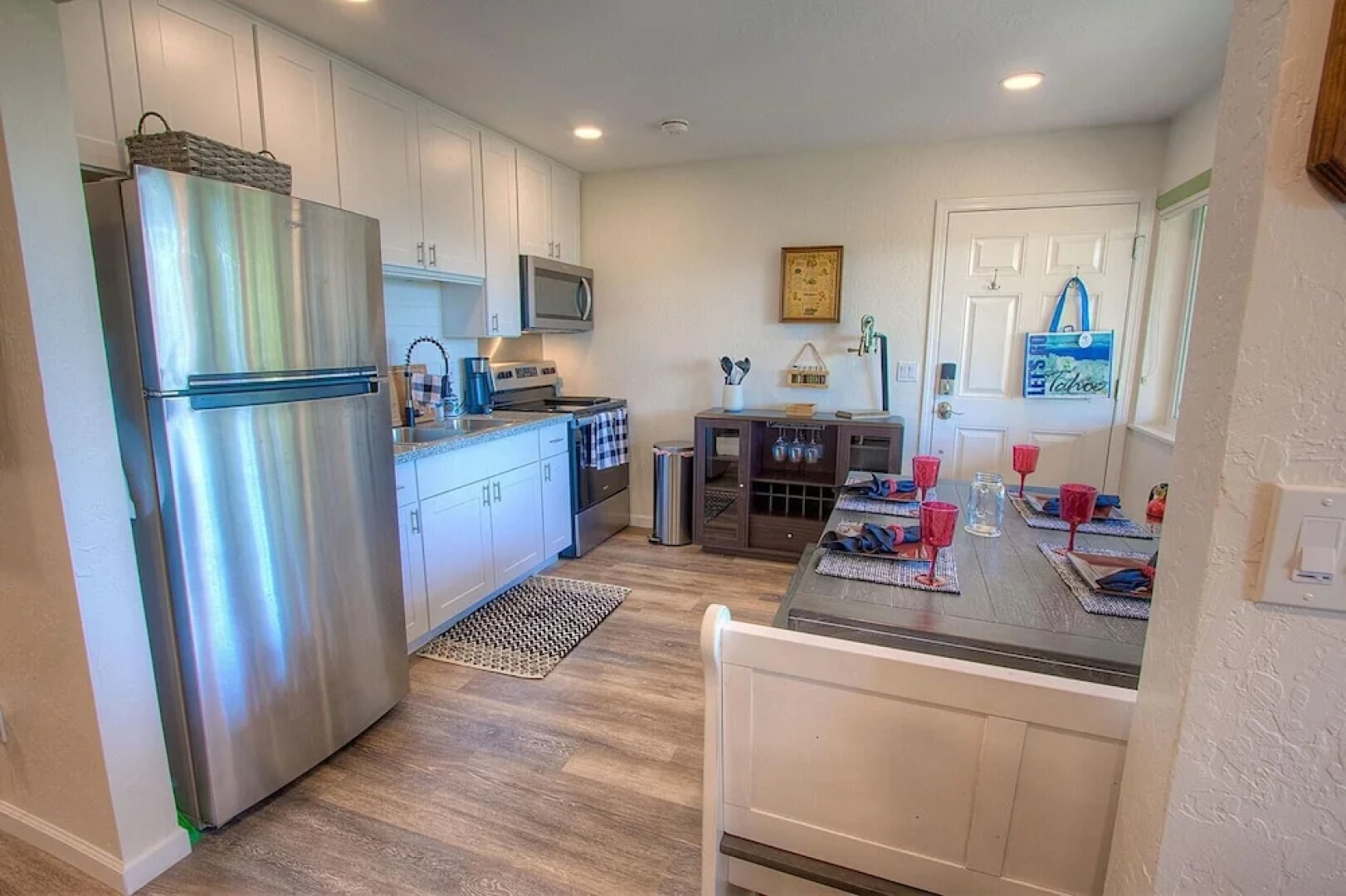 Awesome Dawson 1 Bedroom Condo by RedAwning