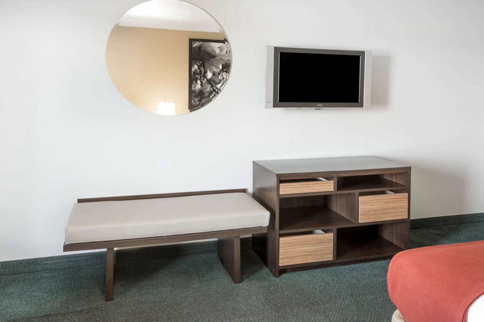 Super 8 by Wyndham Adel GA I-75