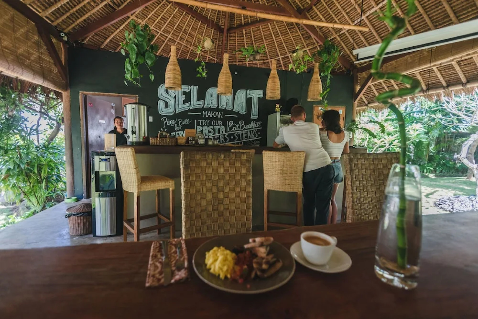 Wave House - Surf Camp