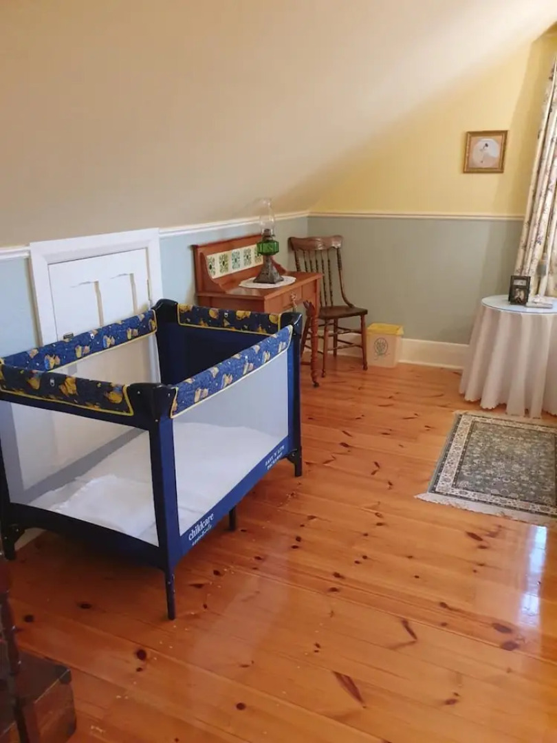 Water Bay Villa Bed and Breakfast