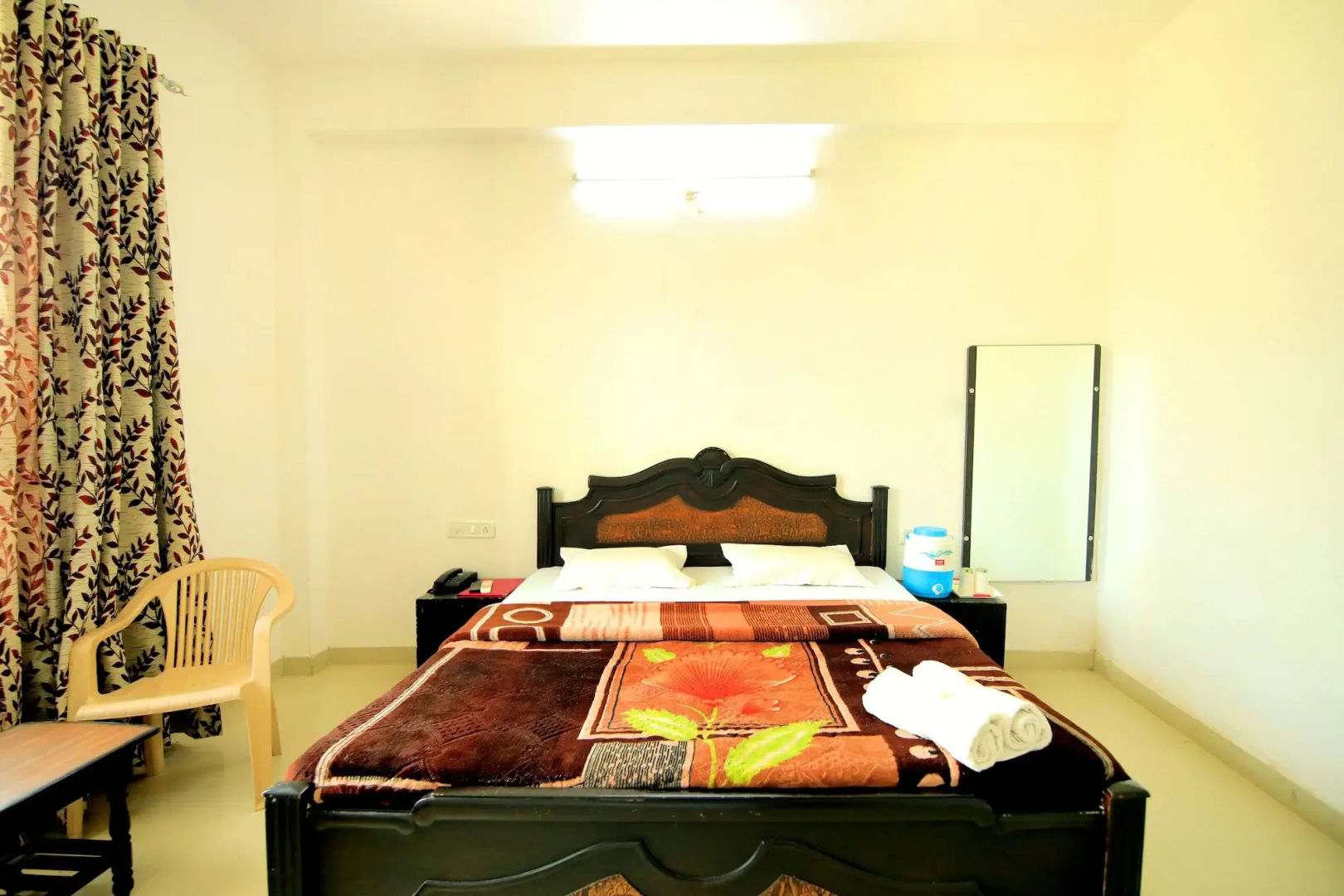 Rang Bhawan Inn- A Lake View Hotel