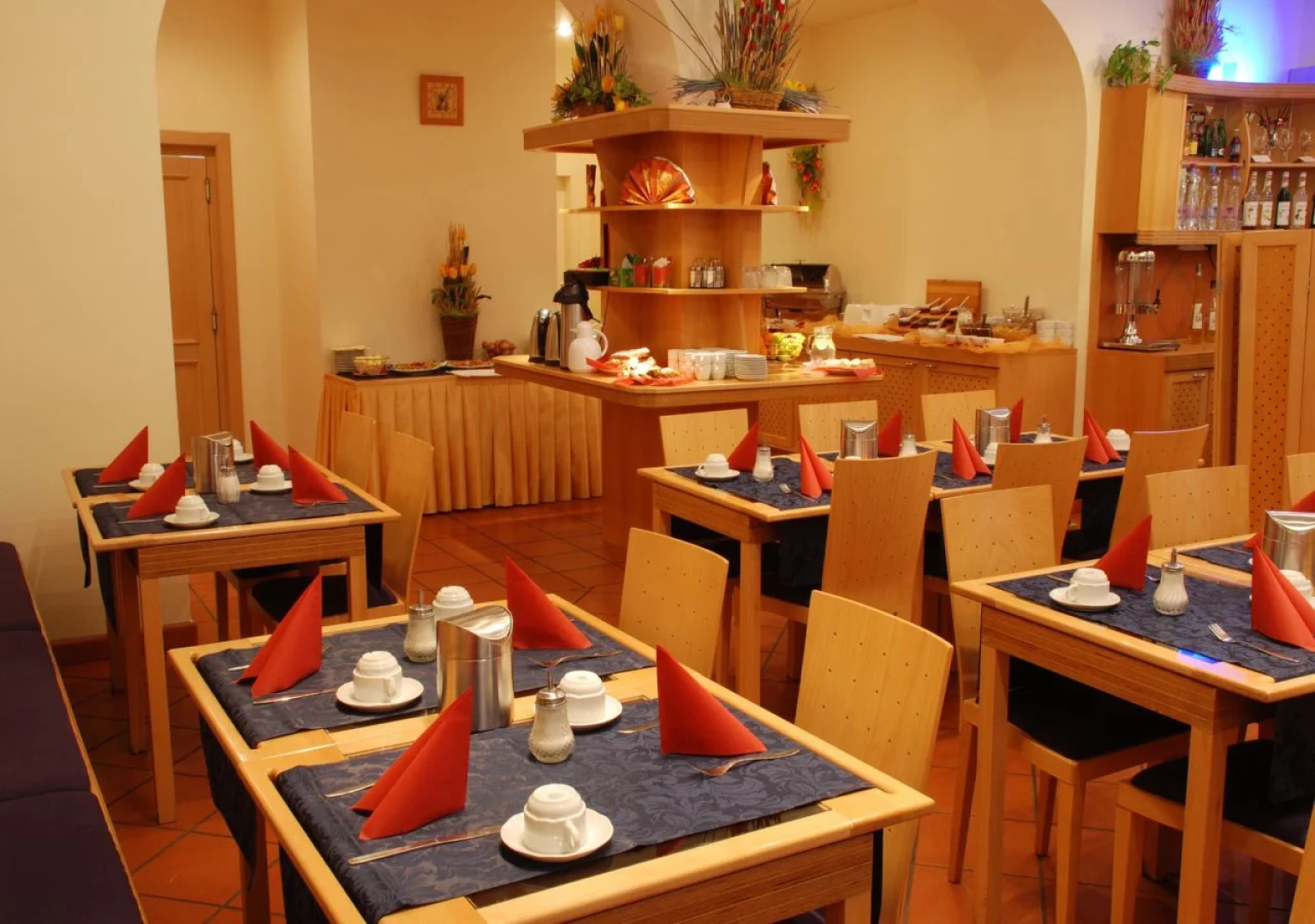 EA Hotel Tosca