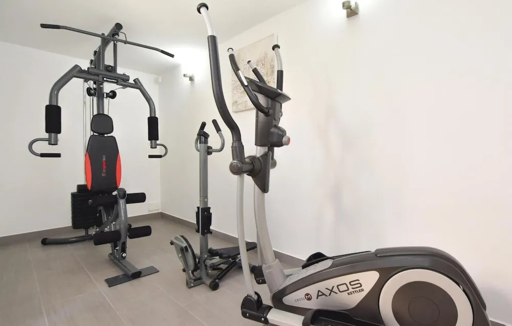 Stunning Home in Okrug Gornji With Jacuzzi, Wifi and 6 Bedrooms