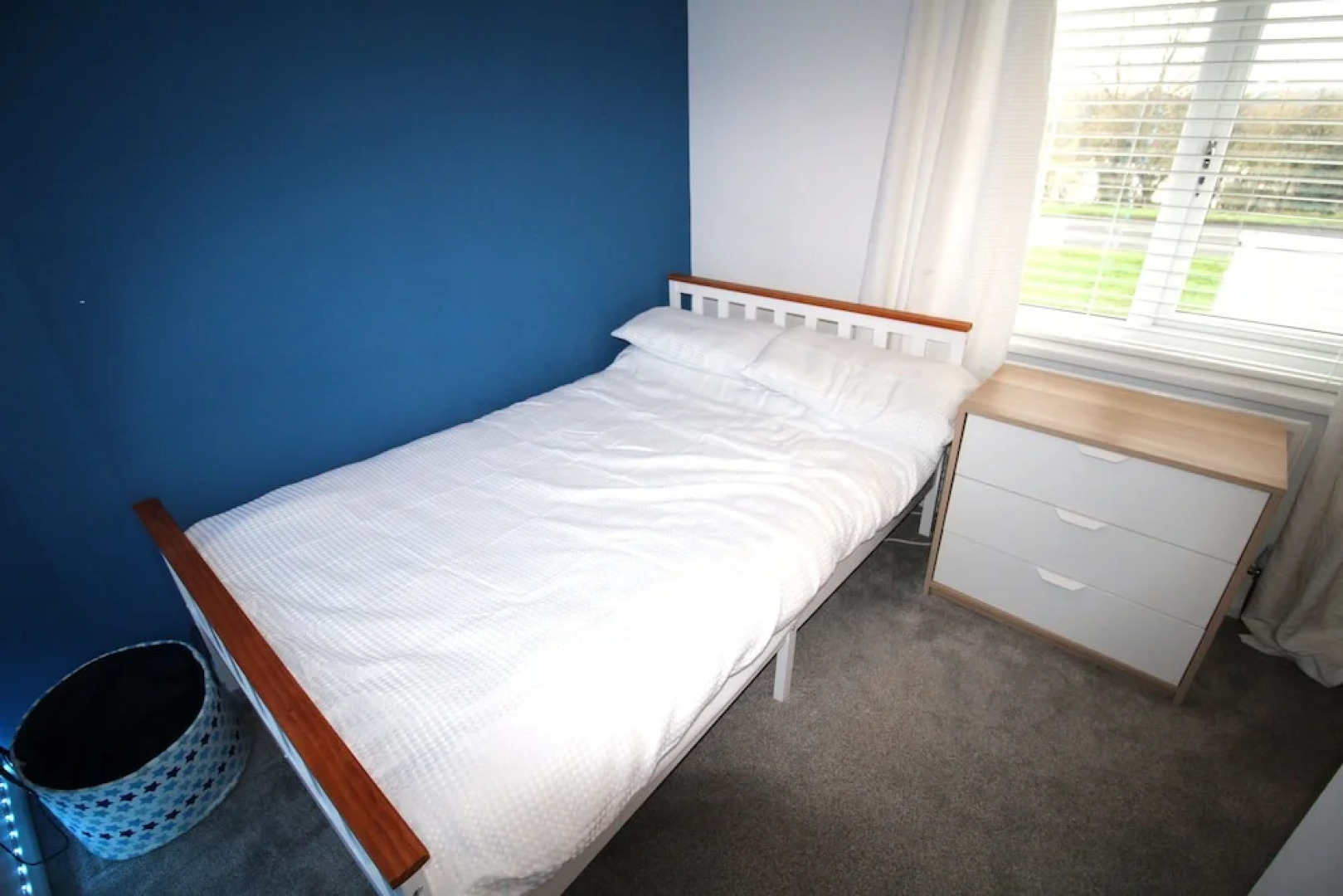 3 Bed House - Sleeps 6 - Fully Refurbished