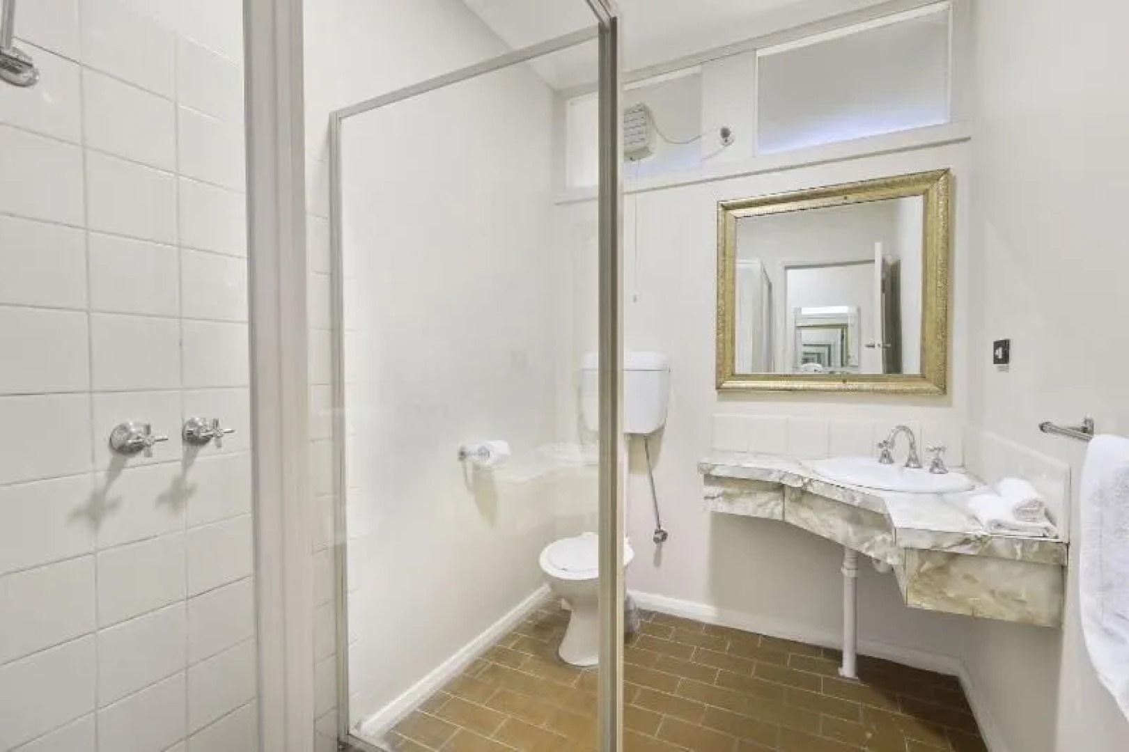 Nowa Nowa Hotel Motel