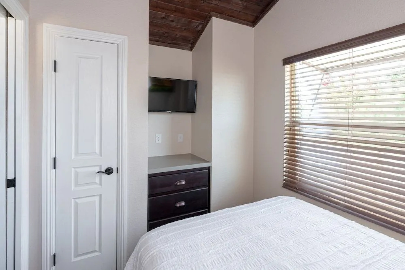 Cava Robles RV Resort