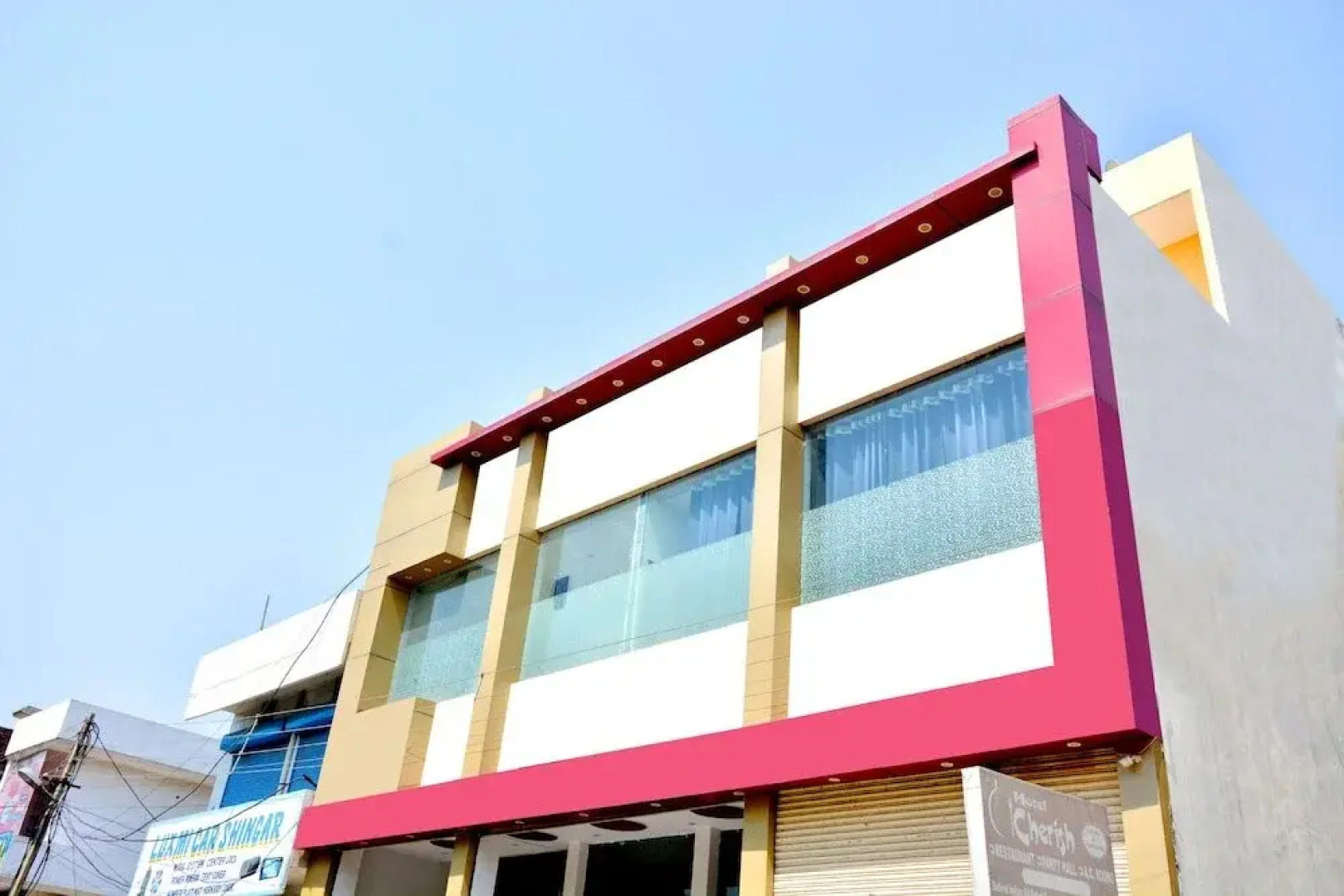 The Meridien by OYO Rooms