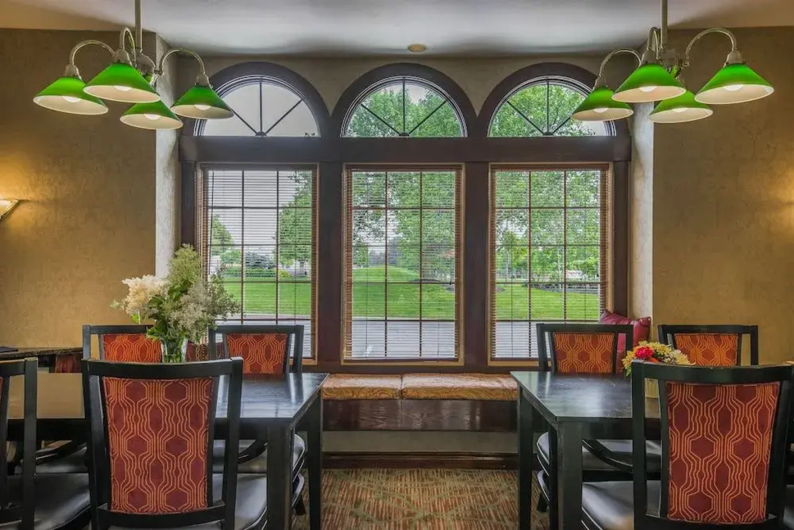 Cloverleaf Suites Columbus