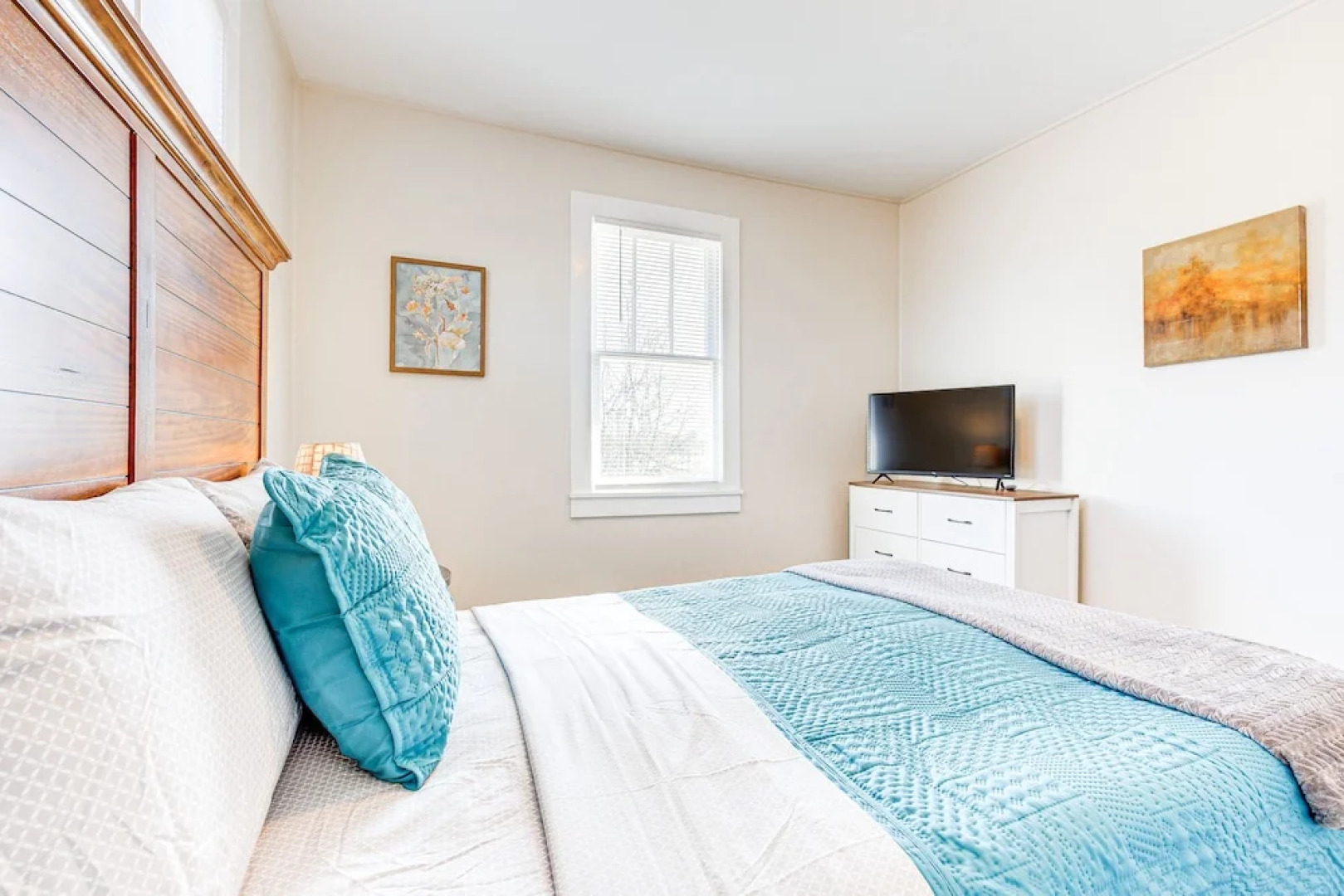 Quiet Grove Hill Cottage w/ Wraparound Deck!