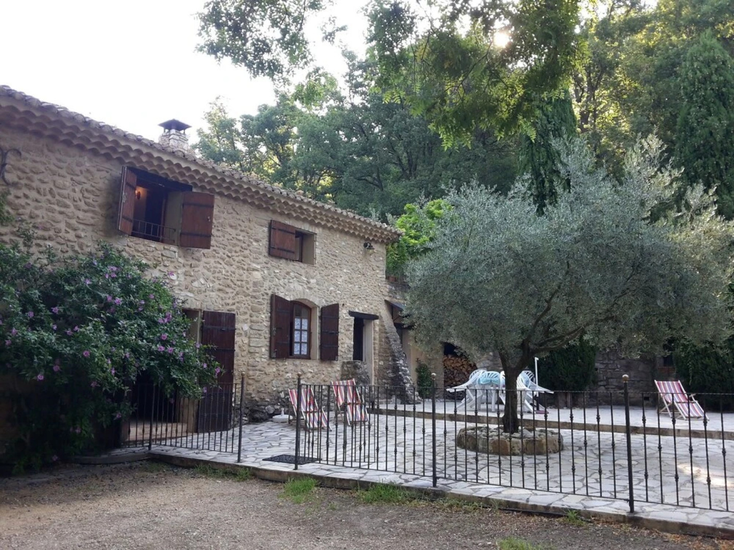 Snug Farmhouse in Provence-alpes-riviera With Swimming Pool