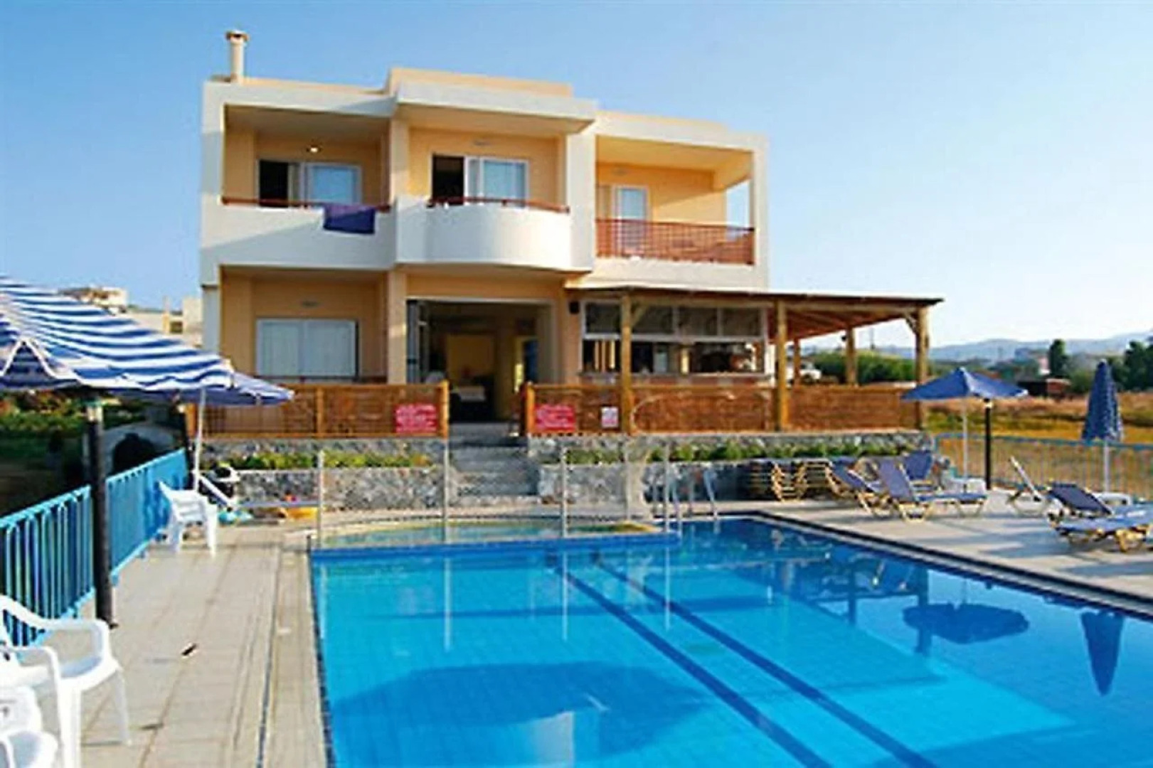 Danaos Beach Apartments
