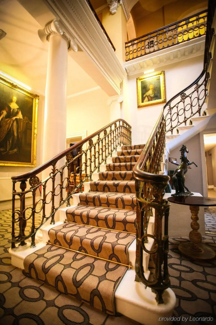 Storrs Hall Hotel