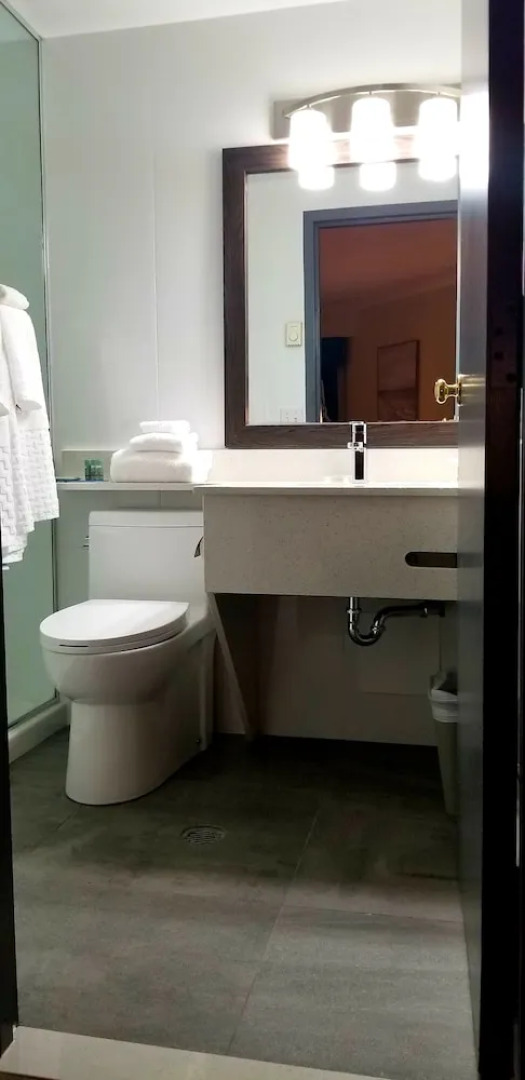 Best Western Plus Laval Montreal & Conference Centre