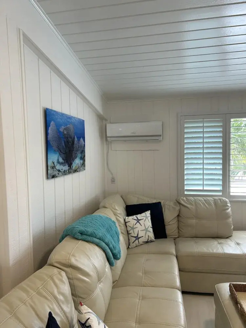 Beautiful Updated Stilted Home Makes For A Super Getaway. 3 Bedroom Home by RedAwning