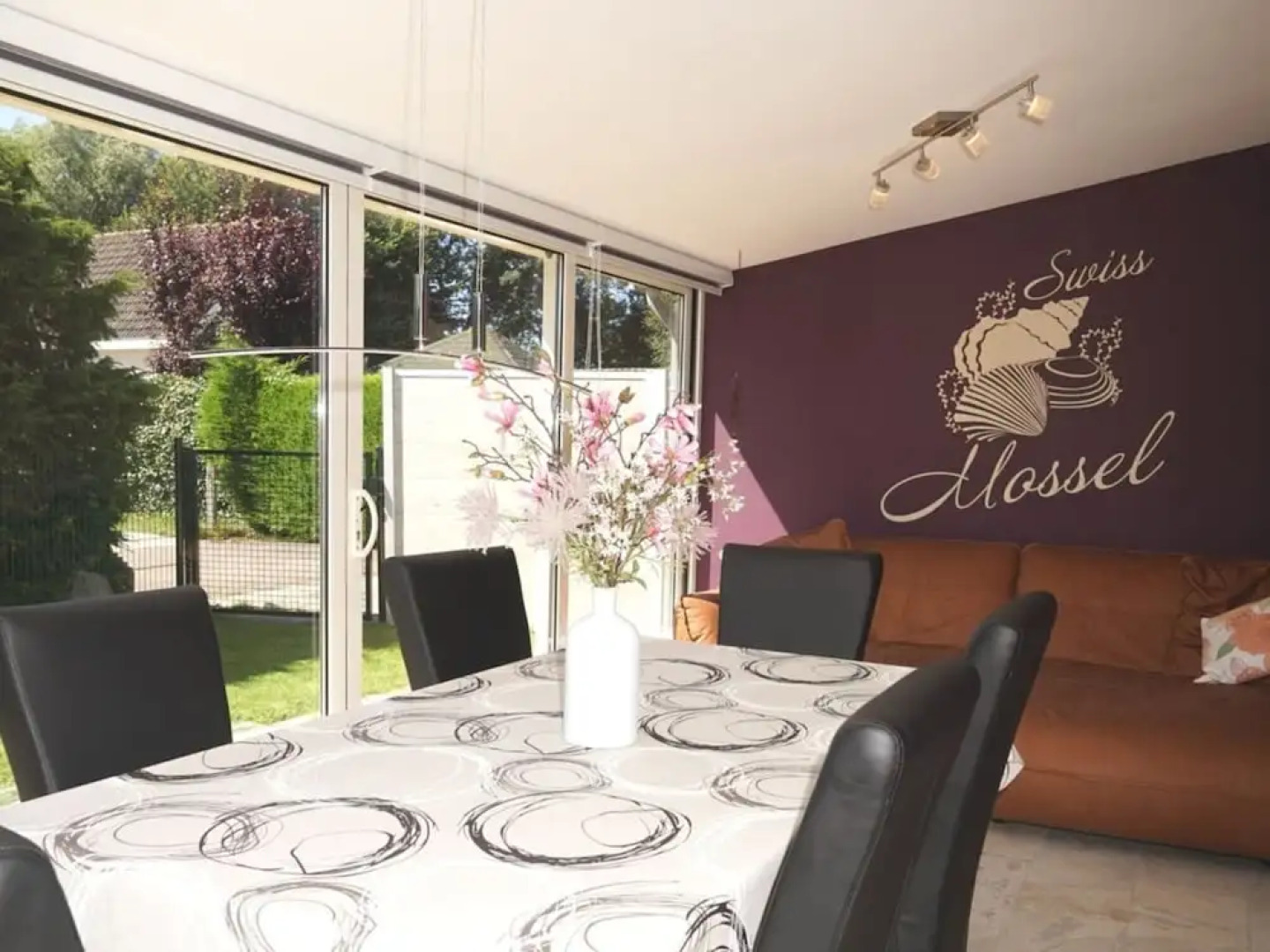 Attractive Holiday Home With Sauna in Ouddorp