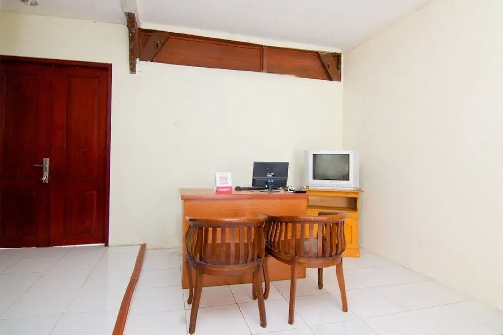 OYO 2421 Joglo Guest House Syariah