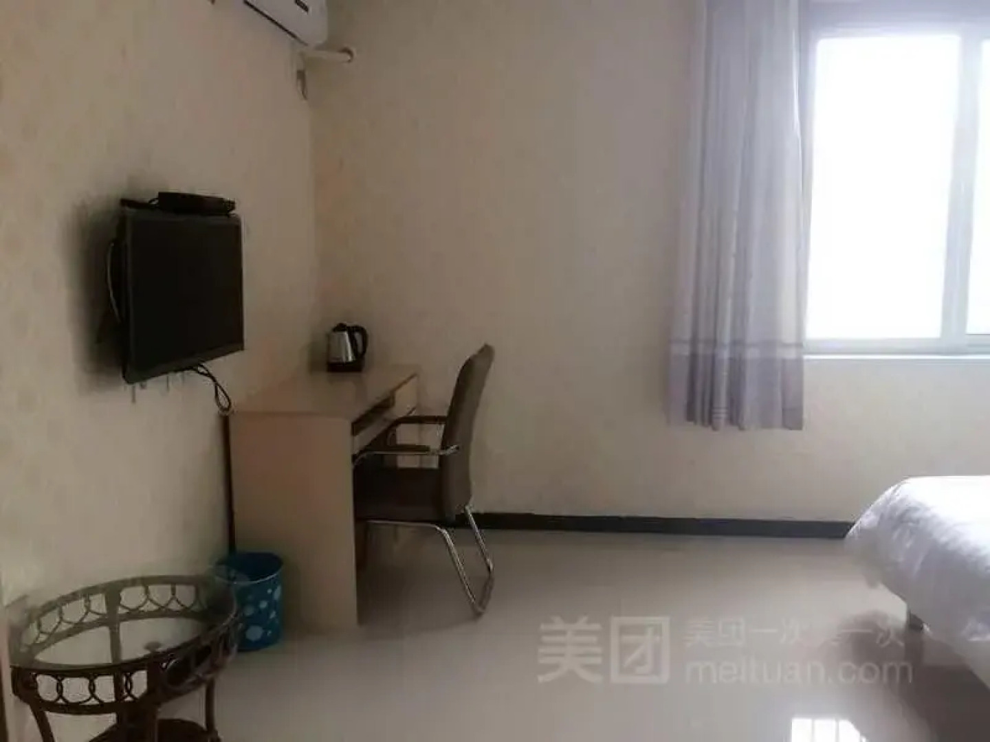 Xinglong Jiahong Inn