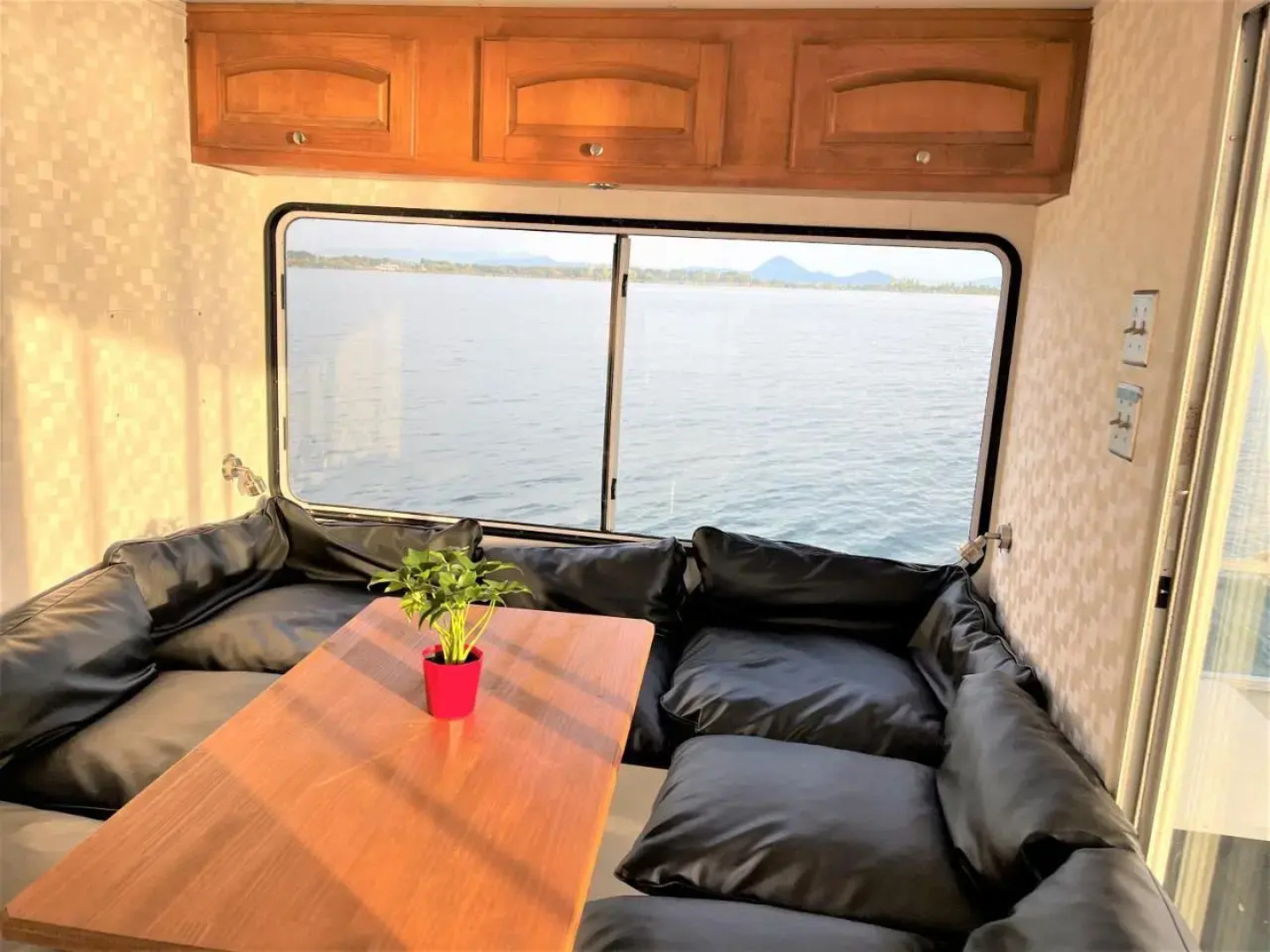 ワンハウスatワニベース