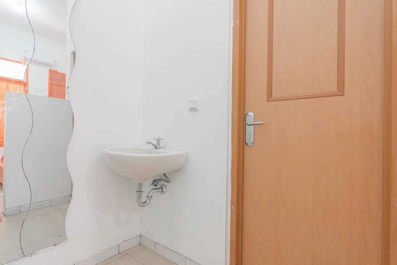 Batu Apung  by RedDoorz