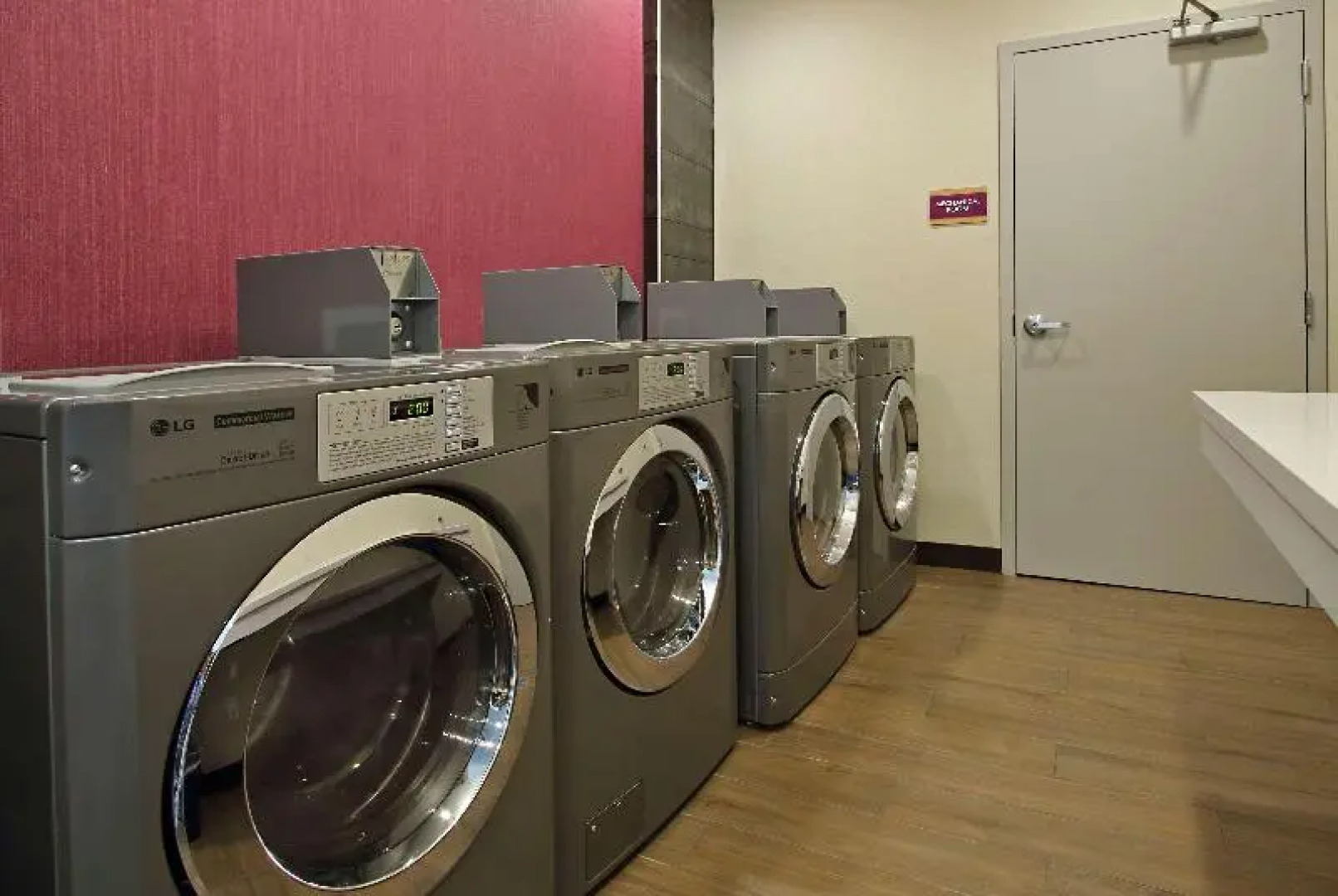 Super 8 By Wyndham Beaumont I-10/Walden Rd