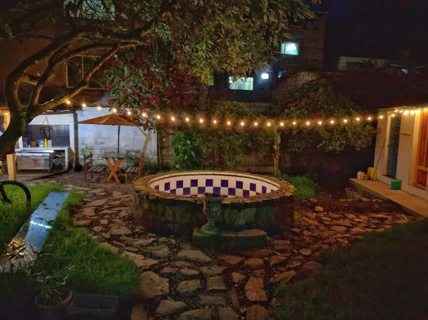 Erupcion Backpackers Hostel