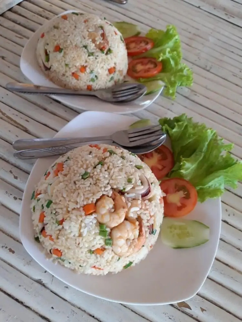 Hula Hula Beach Bungalows & Restaurant