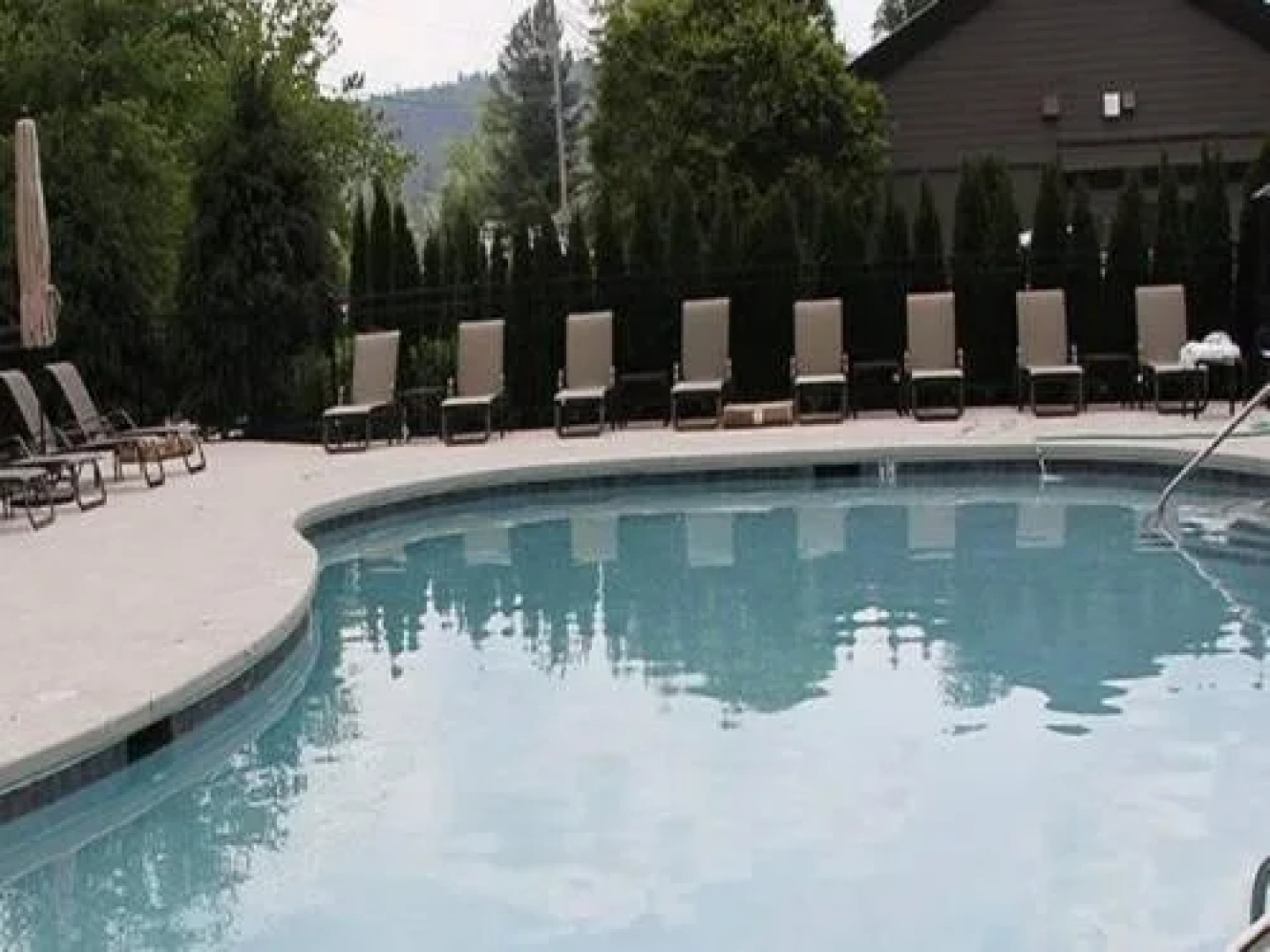 200 Main by Old Edwards Hospitality