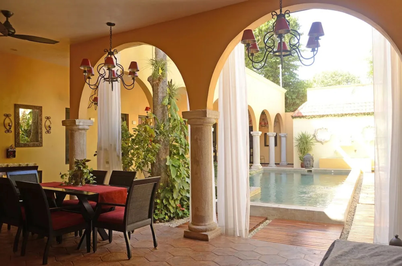 Ochenta Y Dos an urban bed & breakfast