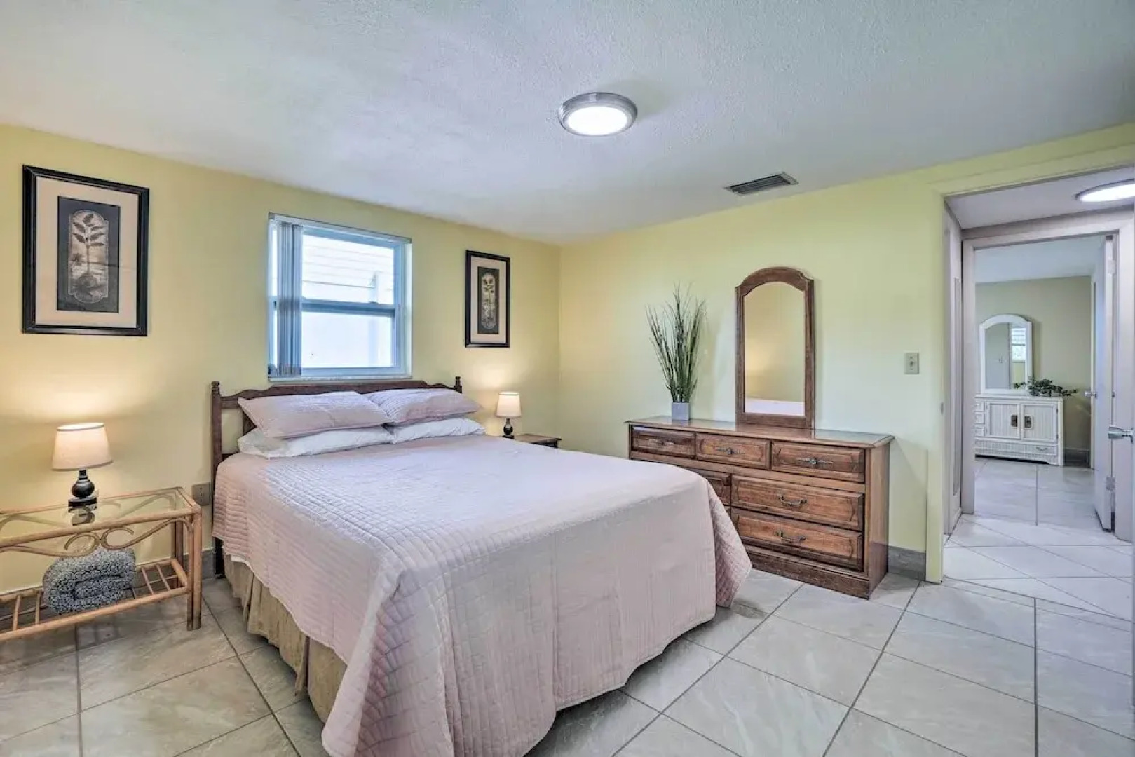 Cozy Holiday Home w/ Yard ~ 5 Mi to Beach!